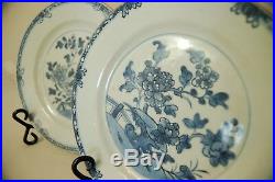 Pair of 18th century Kangxi (1680-1723) Antique Blue & White Chinese plates