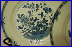 Pair of 18th century Kangxi (1680-1723) Antique Blue & White Chinese plates