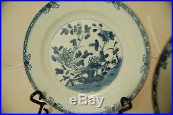 Pair of 18th century Kangxi (1680-1723) Antique Blue & White Chinese plates