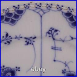 Royal Copenhagen Full Lace Blue Fluted Plate 1091 Musselmalet w21.5 cm
