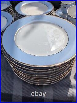 Royal Doulton Bruce Oldfield 2004 dining set / teaset 76 pieces. Blue/white/gold