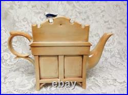 Royal Doulton, Cardew Design, Blue Willow XL Figural Teapot 11.5inx8.5inx5.5in