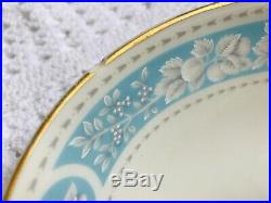 Royal Doulton Dinner Service Hampton Court Blue/White Plates/Bowls
