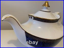 Royal Doulton English Brocade H5217 Teapot VGC Date 1992 White Blue Gold