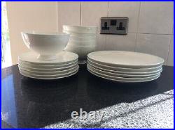 Royal Doulton Modern Nostalgia by Donna Hay 18 piece dinner set plates/bowls