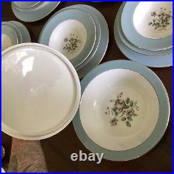 Royal doulton rose elegans dinner service. 6 People. 20 Pieces