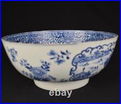 Stunning Large 18th Century Qianlong period Chinese Blue and White bowl 26cm