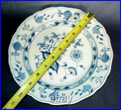 THREE 9-5/8 Meissen Germany Blue Onion Dinner Plates Crossed Swords Blue White