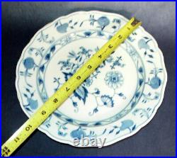 THREE 9-5/8 Meissen Germany Blue Onion Dinner Plates Crossed Swords Blue White