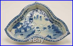 Unusual Chinese 18/19th C Century Blue and White Footed Dish