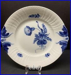 VTG Royal Copenhagen Blue / White Flower Braided 10.75 IN Dinner Plates #8164
