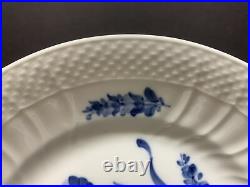 VTG Royal Copenhagen Blue / White Flower Braided 10.75 IN Dinner Plates #8164