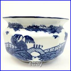 Victoria Ware Ironstone Blue Willow Single Snake Handle Chamber Pot 9 x 5.25