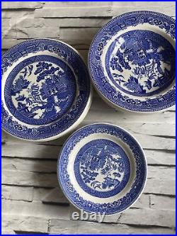 Vintage Dunn Bennett & Co Burslem Willow pattern Blue White 15 X Plates Set